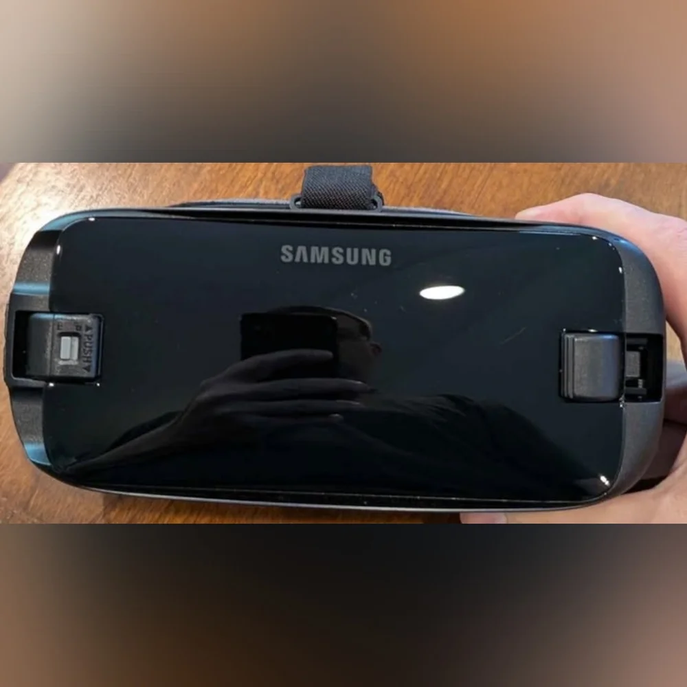 Samsung Gear VR with Controller - Black